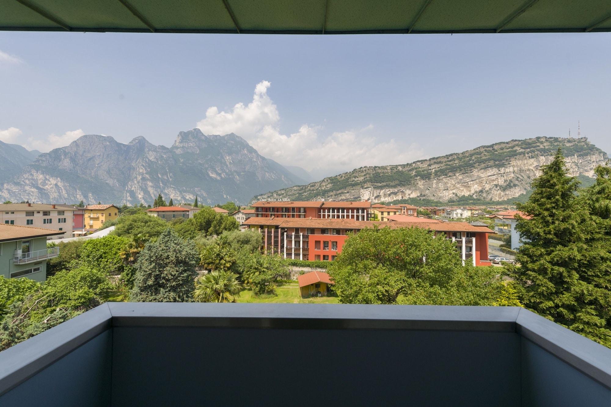 Caravel Bike Hotel Torbole Sul Garda Værelse billede